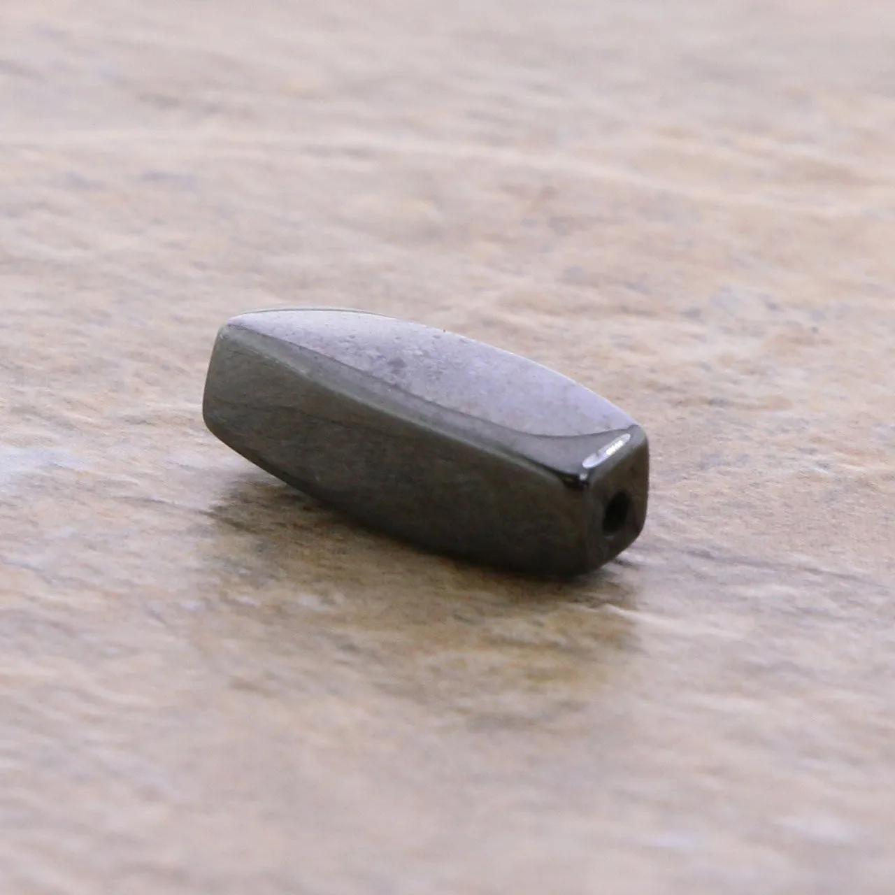 5X15mm Hp Magnetic Hematite Twist HPM19