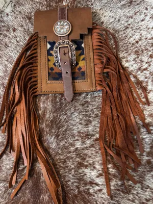 Back cinch saddle cell phone holder
