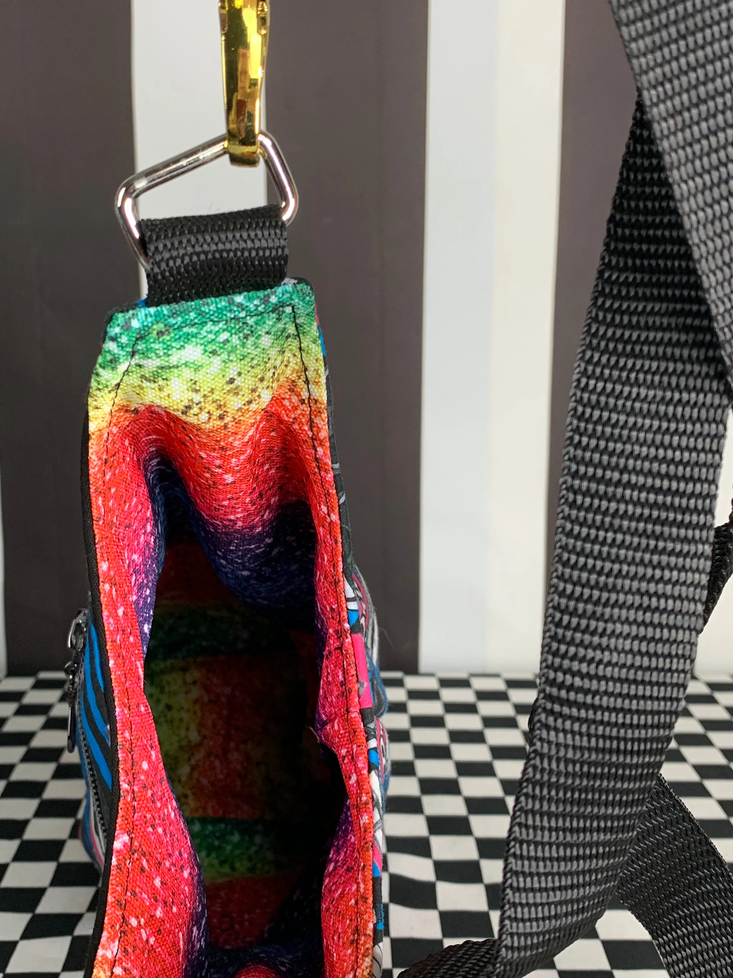 Drive in drink bottle crossbody bag