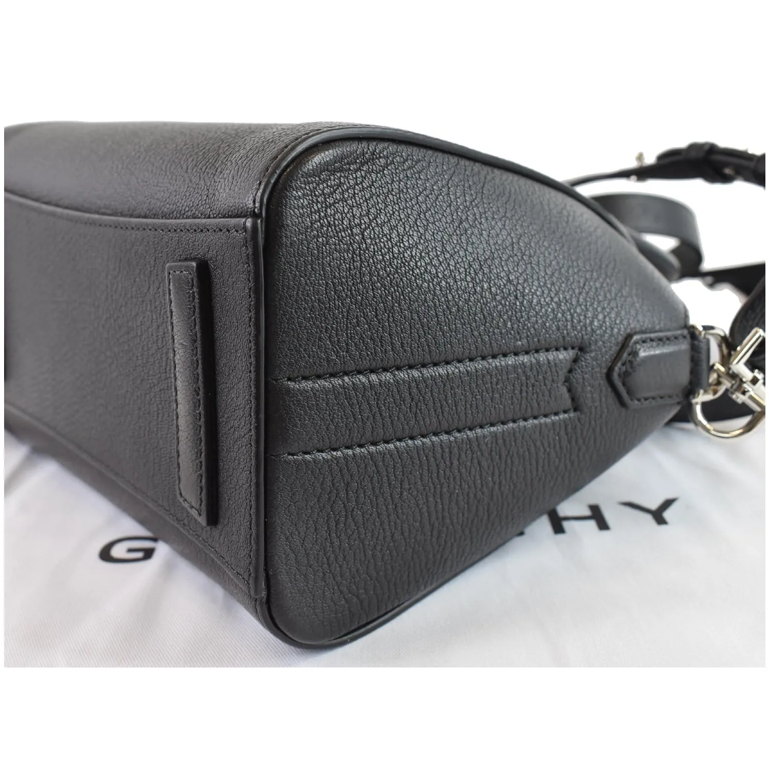 GIVENCHY Antigona Mini Grained Leather Shoulder Bag Black