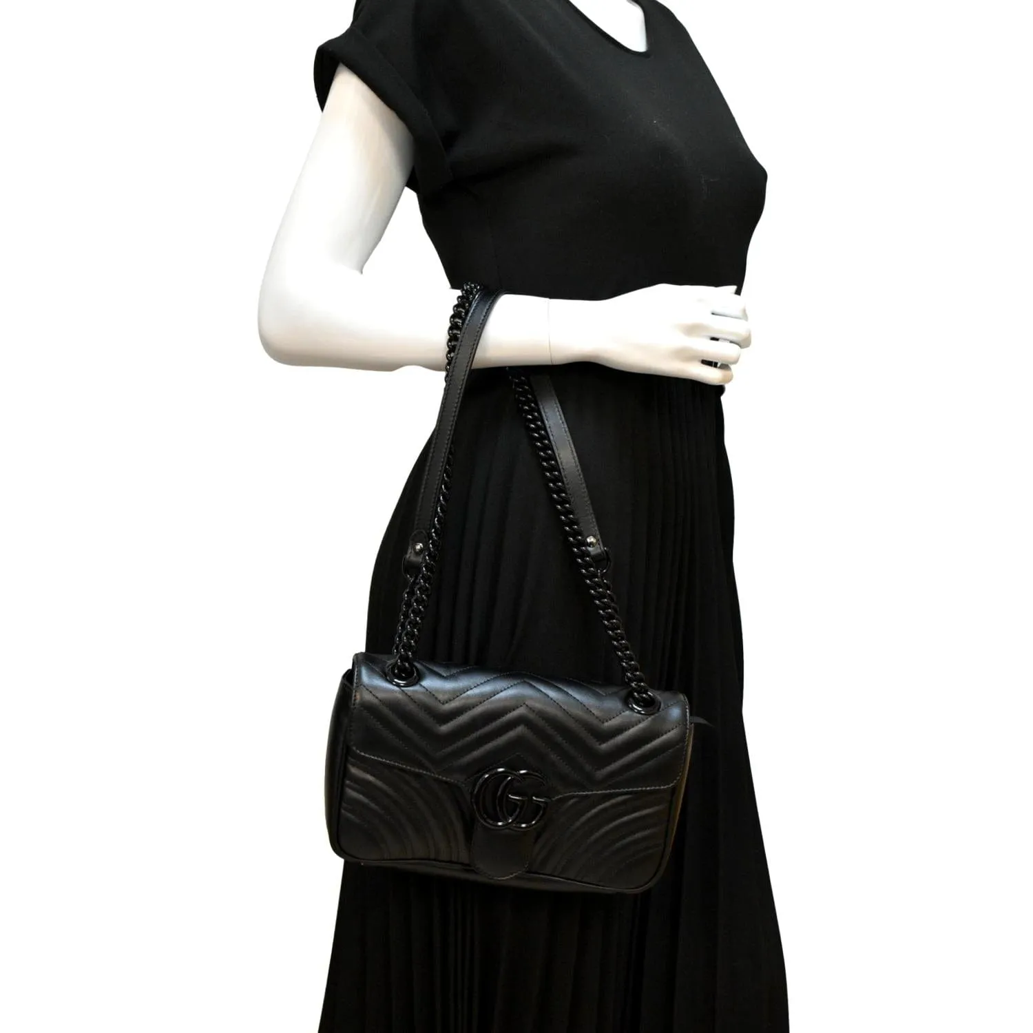 GUCCI GG Marmont Small Matelasse Chevron Leather Shoulder Bag Black 443497