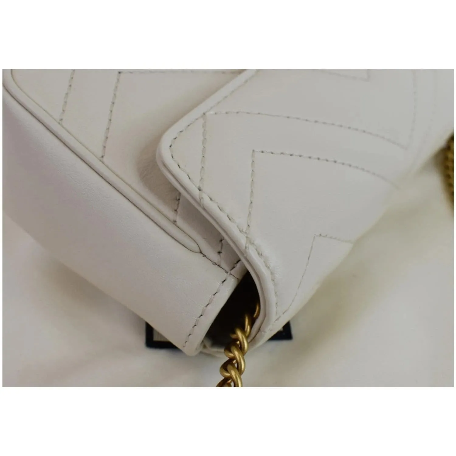 GUCCI GG Marmont Super Mini Matelasse Leather Shoulder Bag White 476433