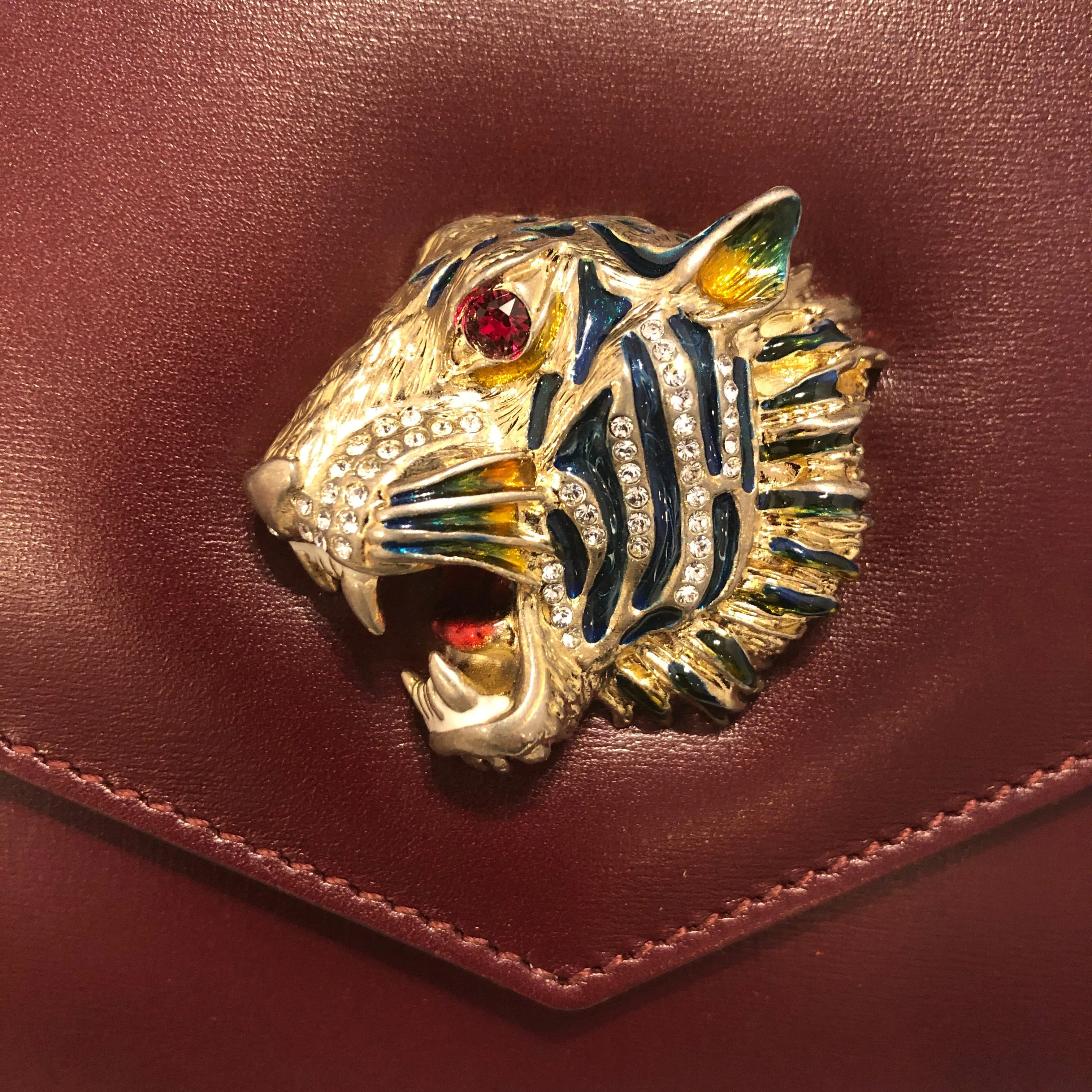 Gucci Rajah Leather Clutch in Burgundy