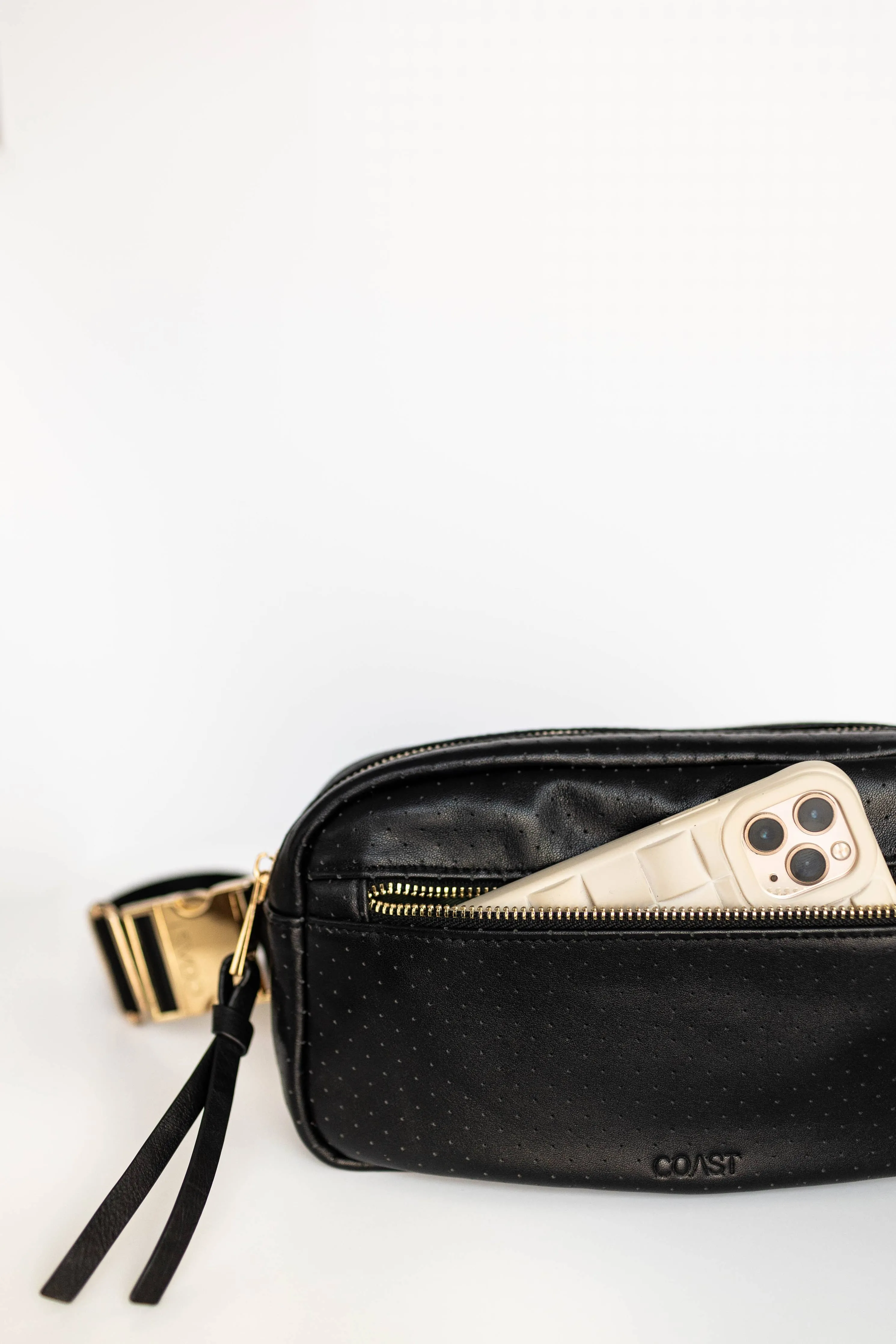 Hampton Leather Crossbody Bag: Shell: Black