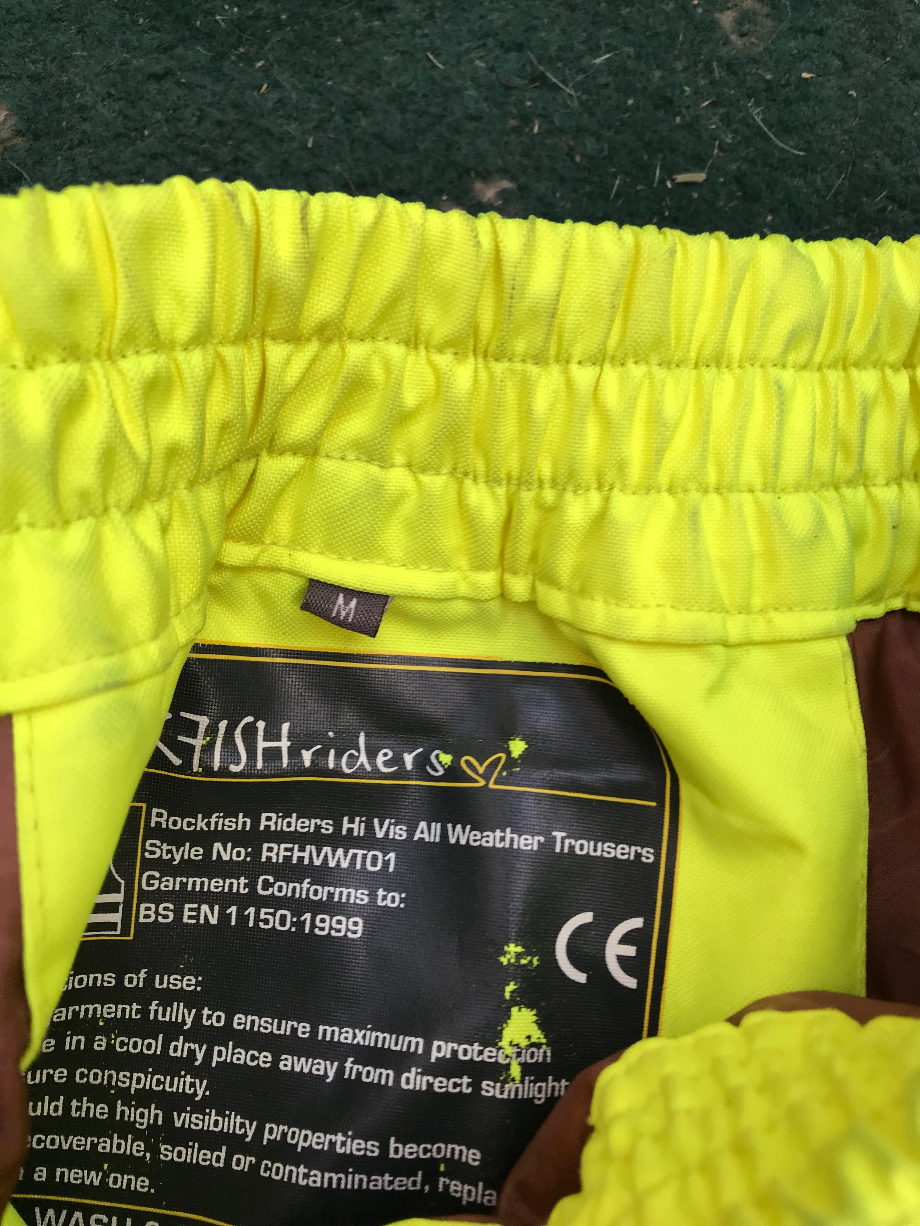 HI-VIS waterproof size: medium (FREE POSTAGE)