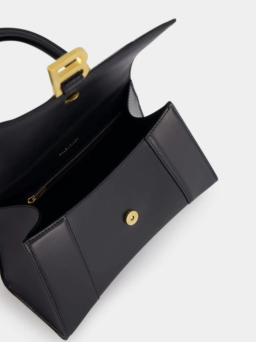 Hourglass handbag