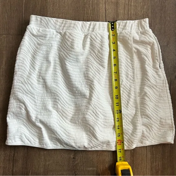J. McLaughlin White Textured Catalina Tennis Faux Wrap Skort L
