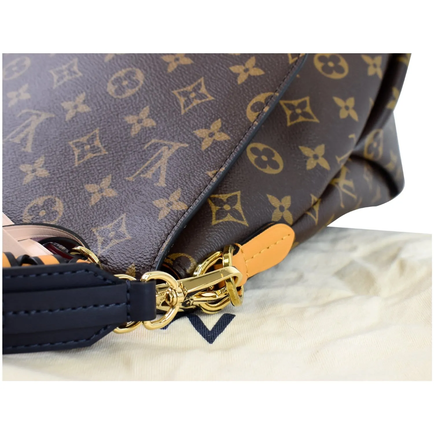 LOUIS VUITTON Beaubourg MM Monogram Canvas Shoulder Bag Brown