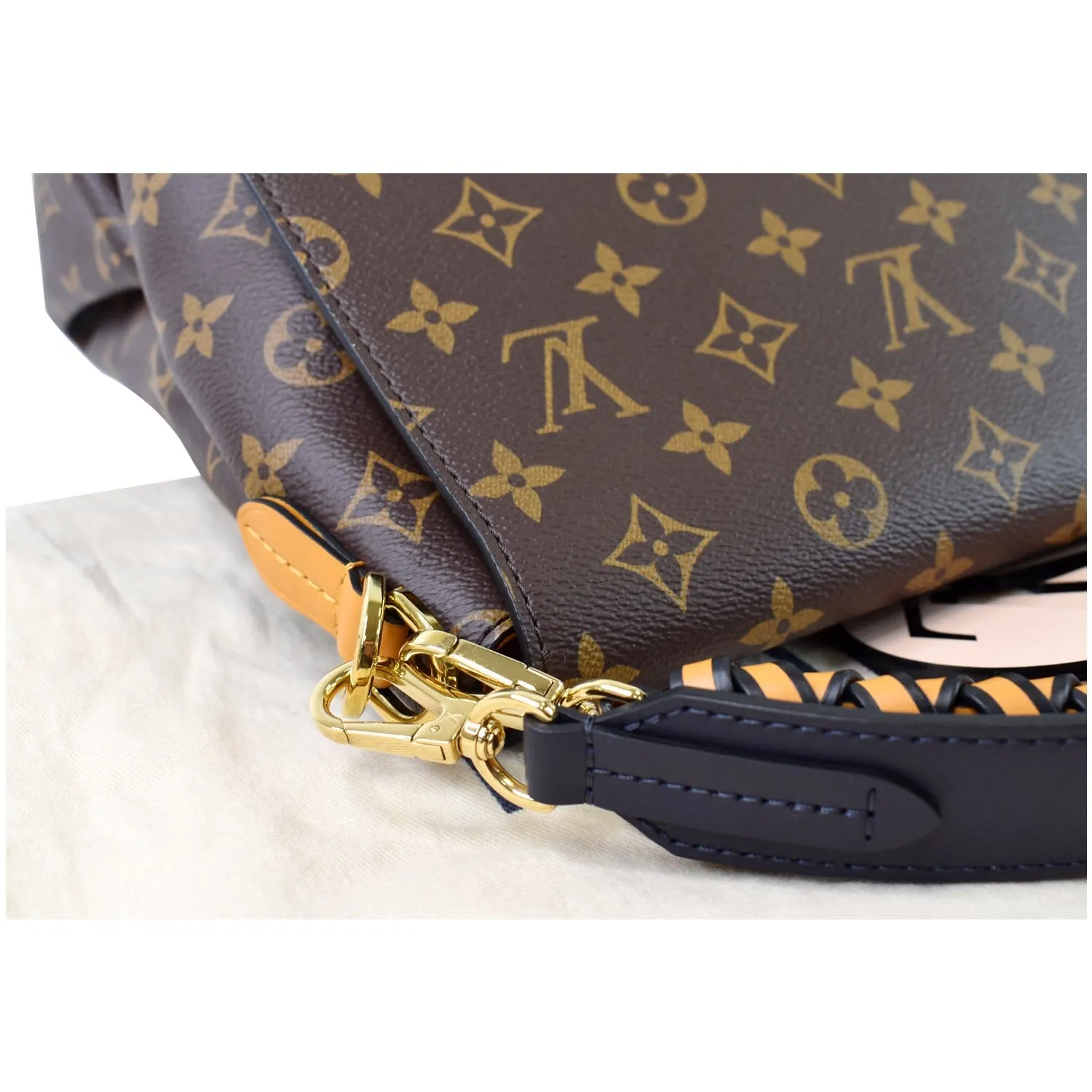LOUIS VUITTON Beaubourg MM Monogram Canvas Shoulder Bag Brown