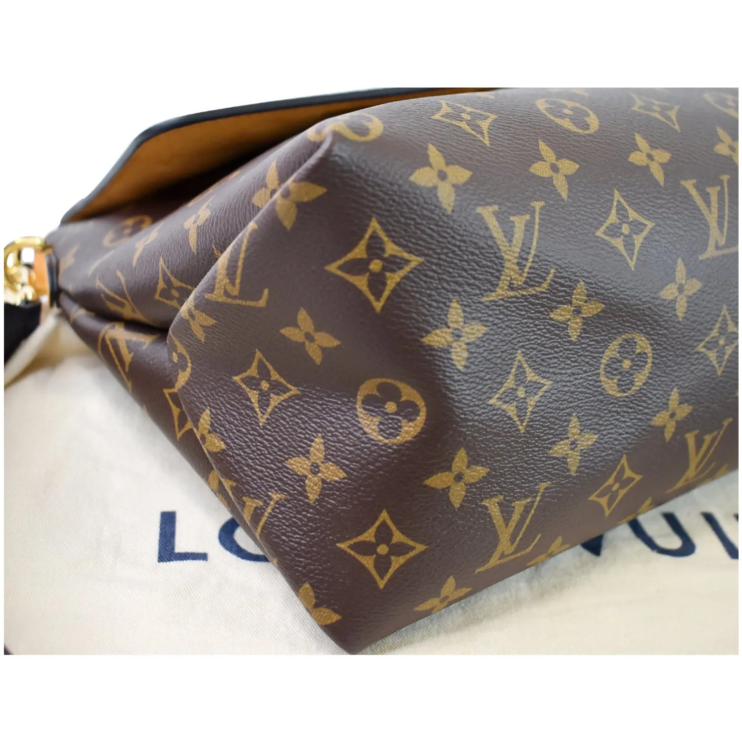 LOUIS VUITTON Beaubourg MM Monogram Canvas Shoulder Bag Brown