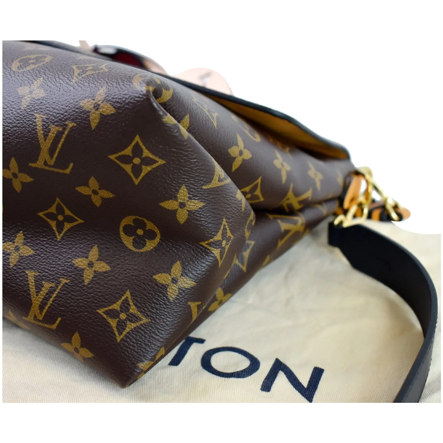 LOUIS VUITTON Beaubourg MM Monogram Canvas Shoulder Bag Brown