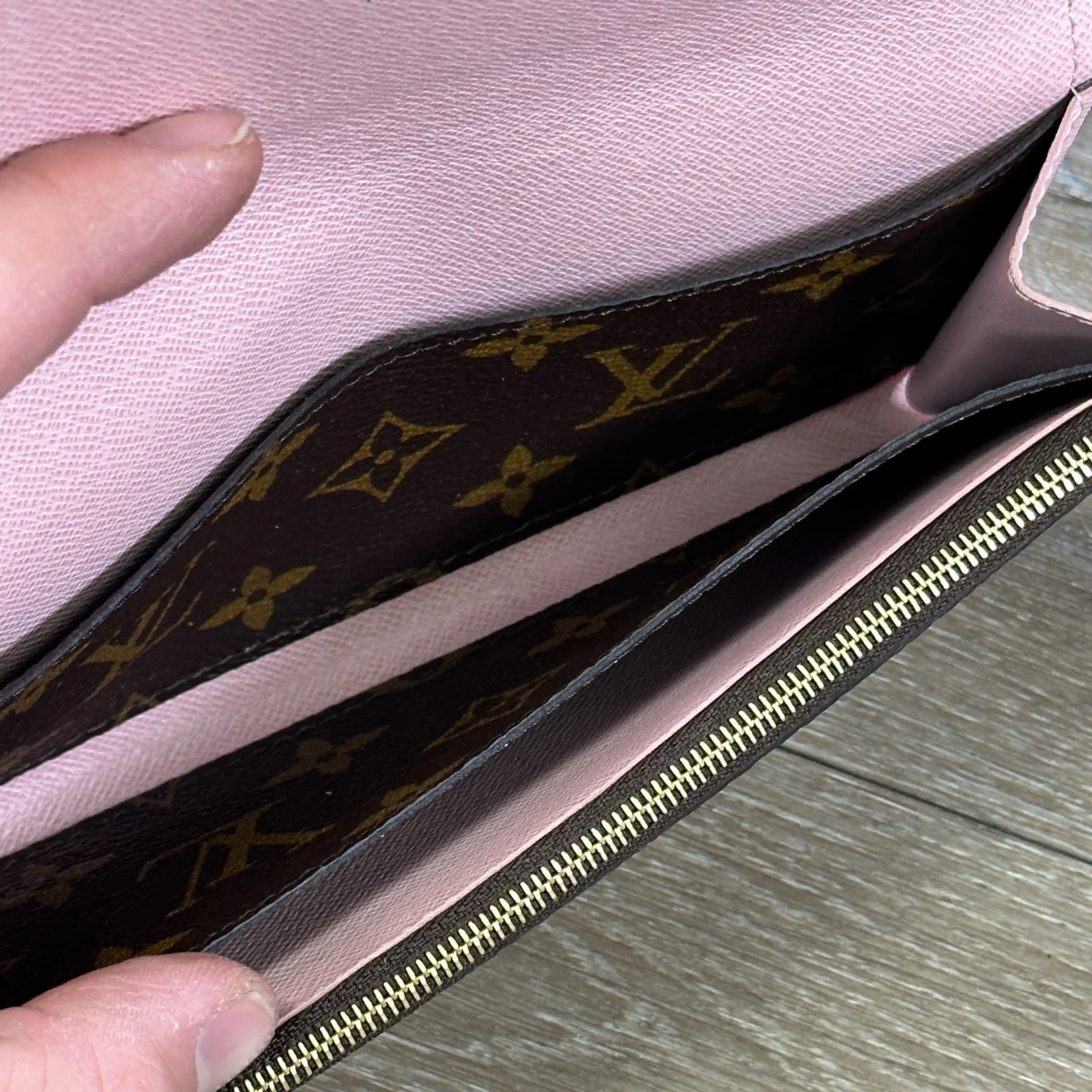 Louis Vuitton Emilie Wallet - Rose Ballerine