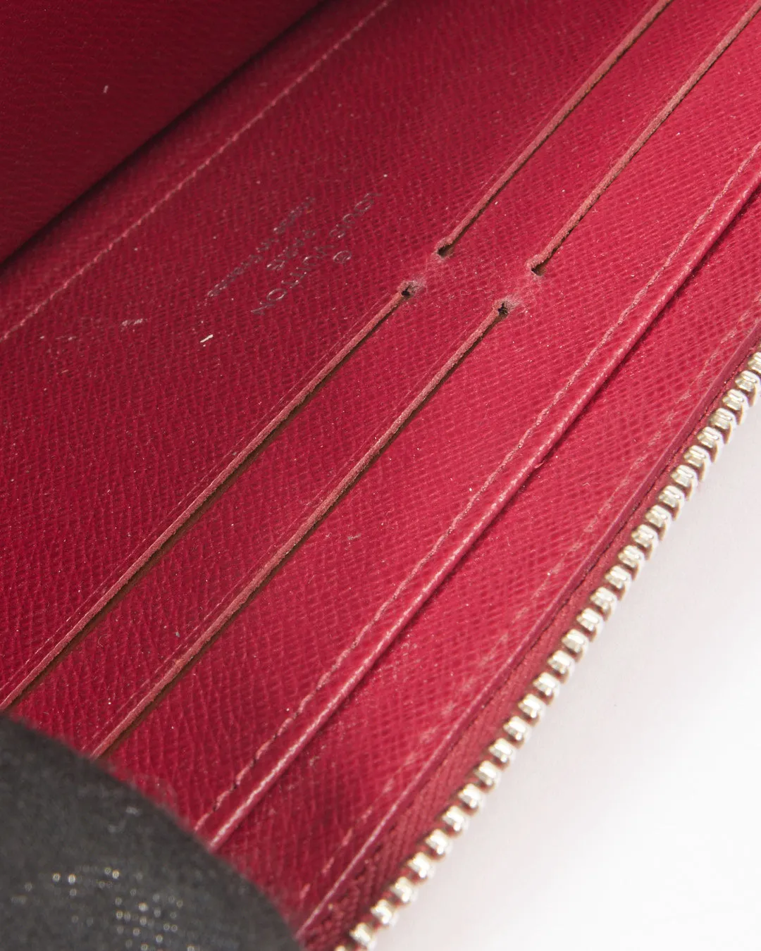 Louis Vuitton Fuchsia Epi Leather Zippy Wallet