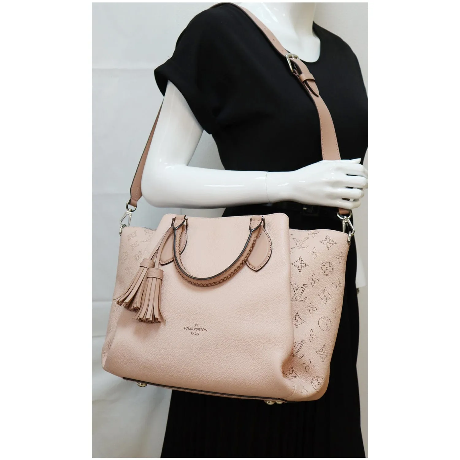 LOUIS VUITTON Haumea Mahina Leather Shoulder Bag Rose Pink