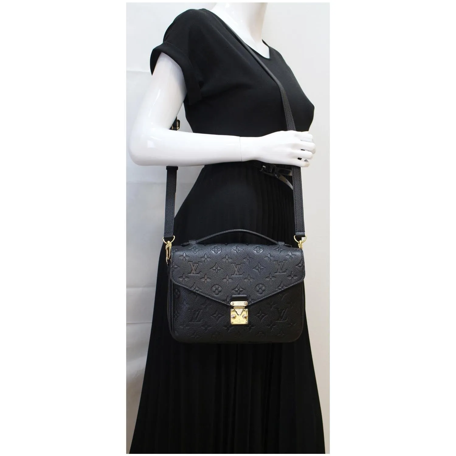 LOUIS VUITTON Metis Pochette Empreinte Leather Shoulder Bag Black