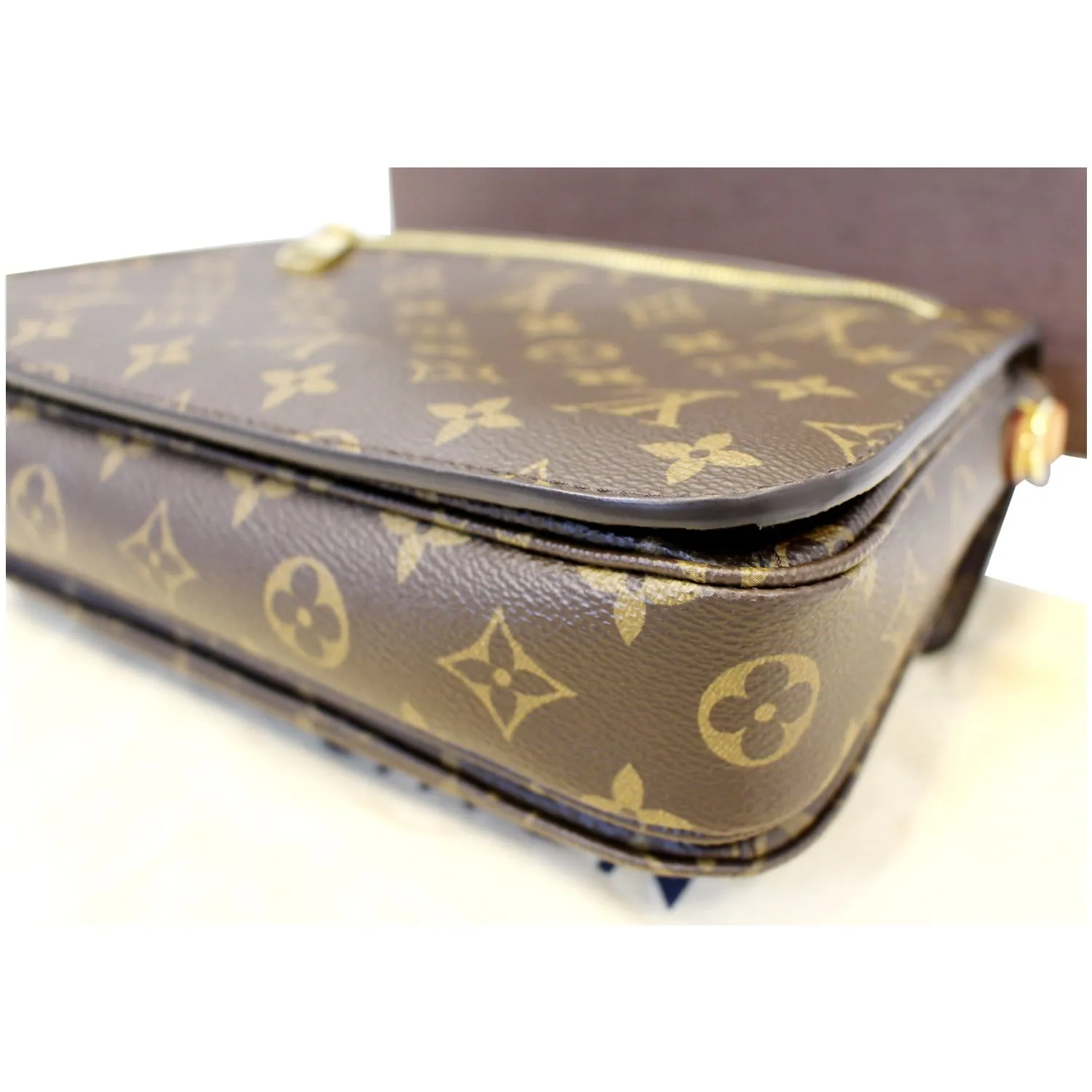 LOUIS VUITTON Metis Pochette Monogram Canvas Crossbody Bag