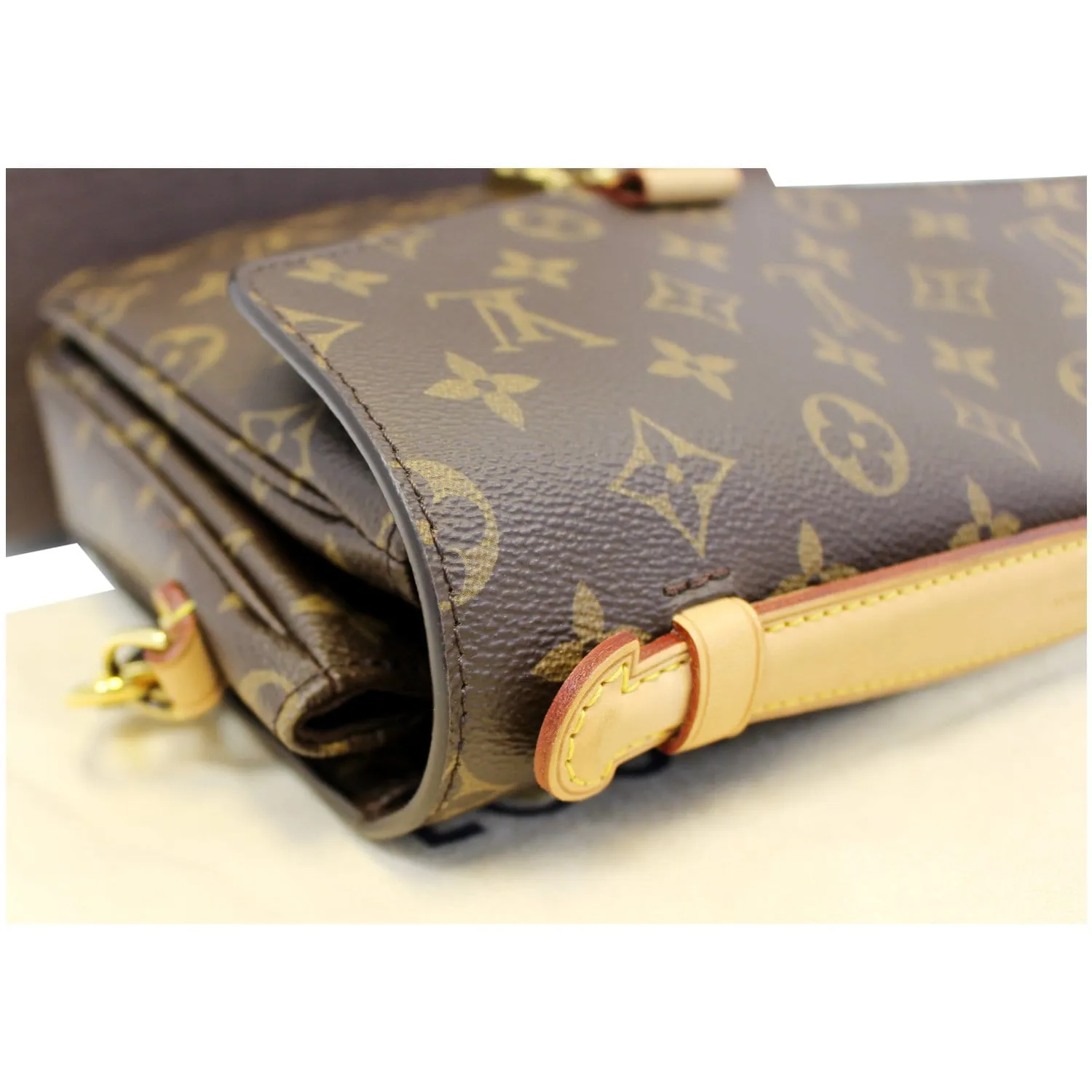LOUIS VUITTON Metis Pochette Monogram Canvas Crossbody Bag