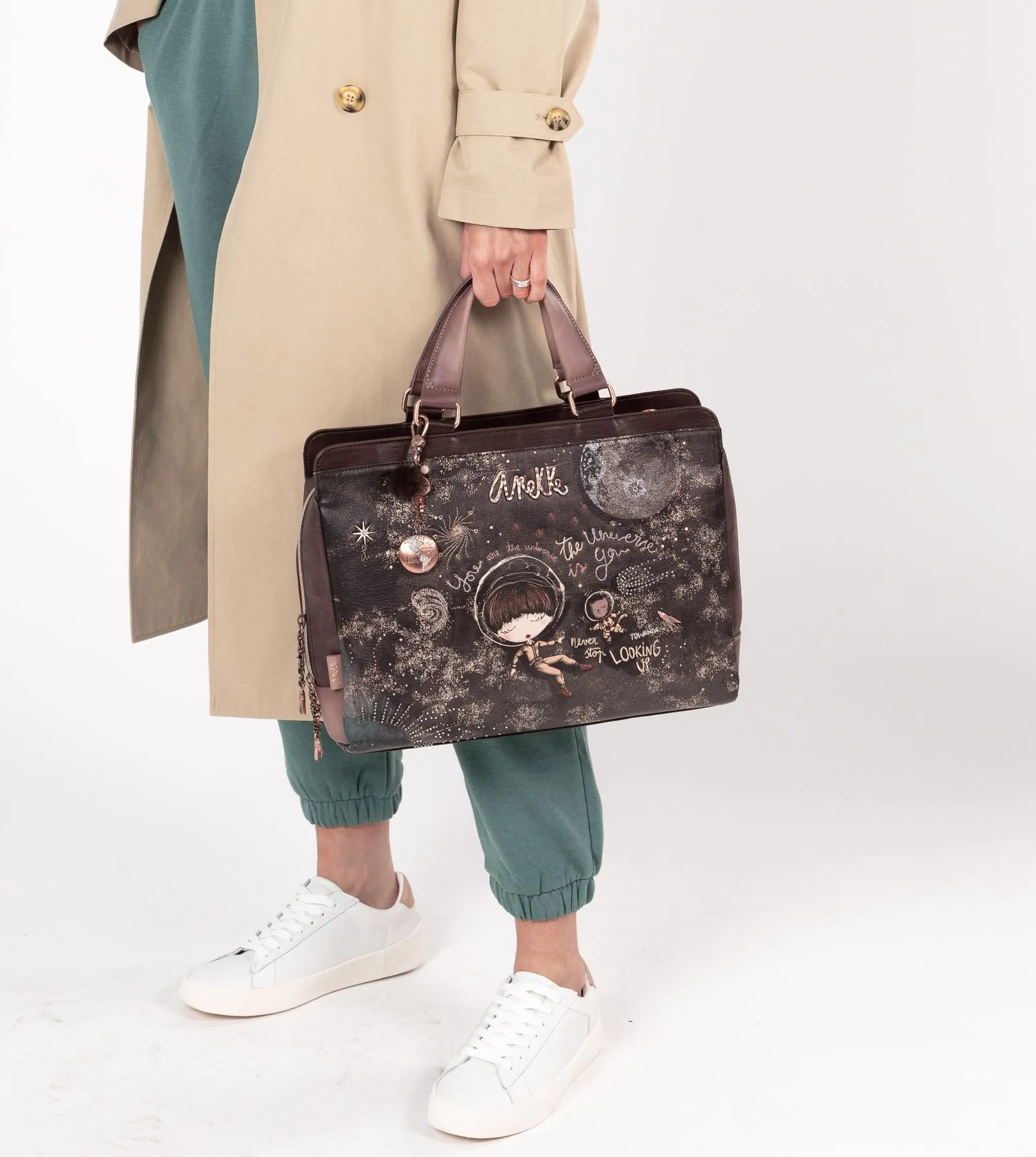 Lovely universe document case