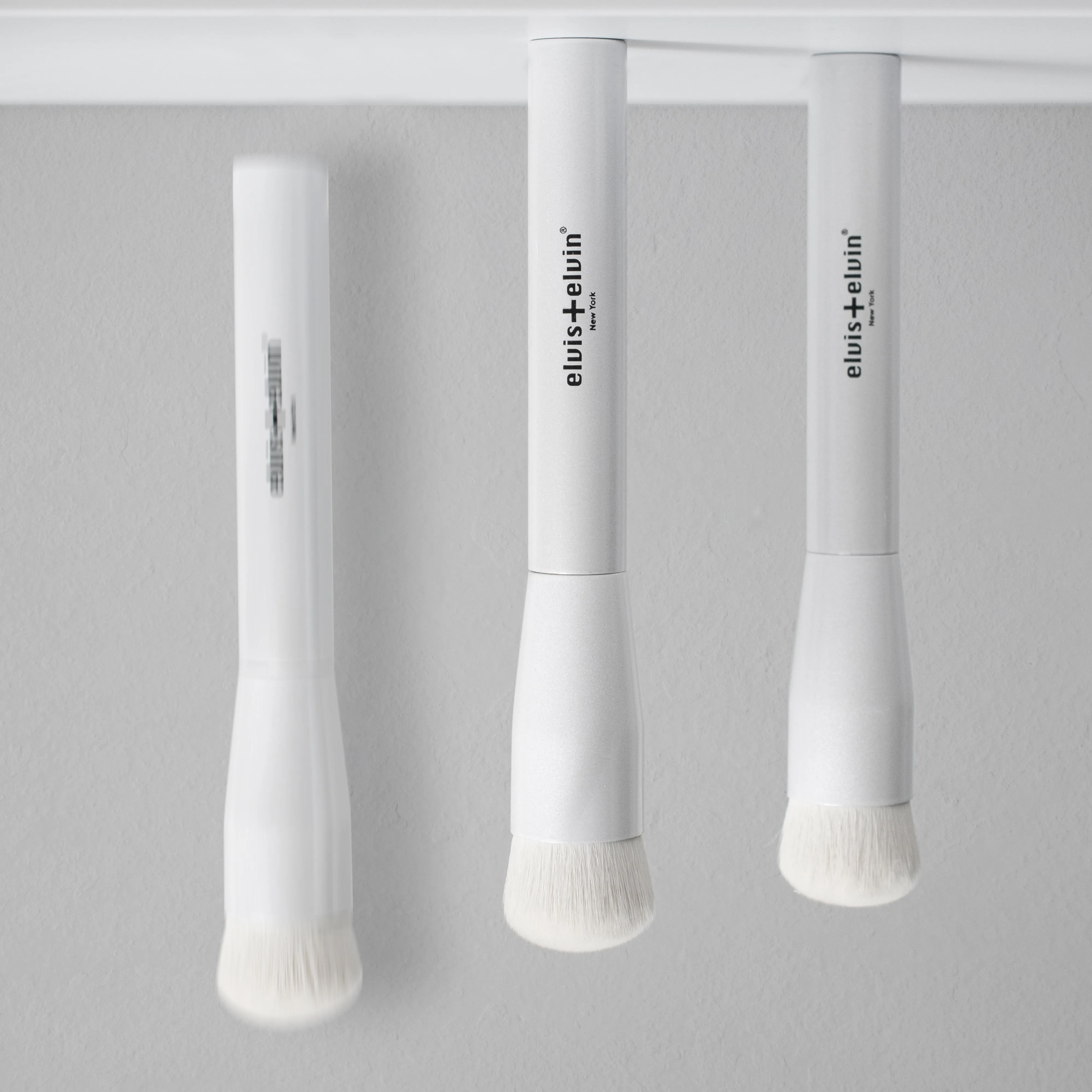 Magnetic Blush Brush