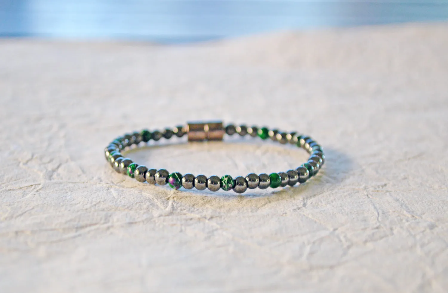Magnetic Bracelet in Black and Green