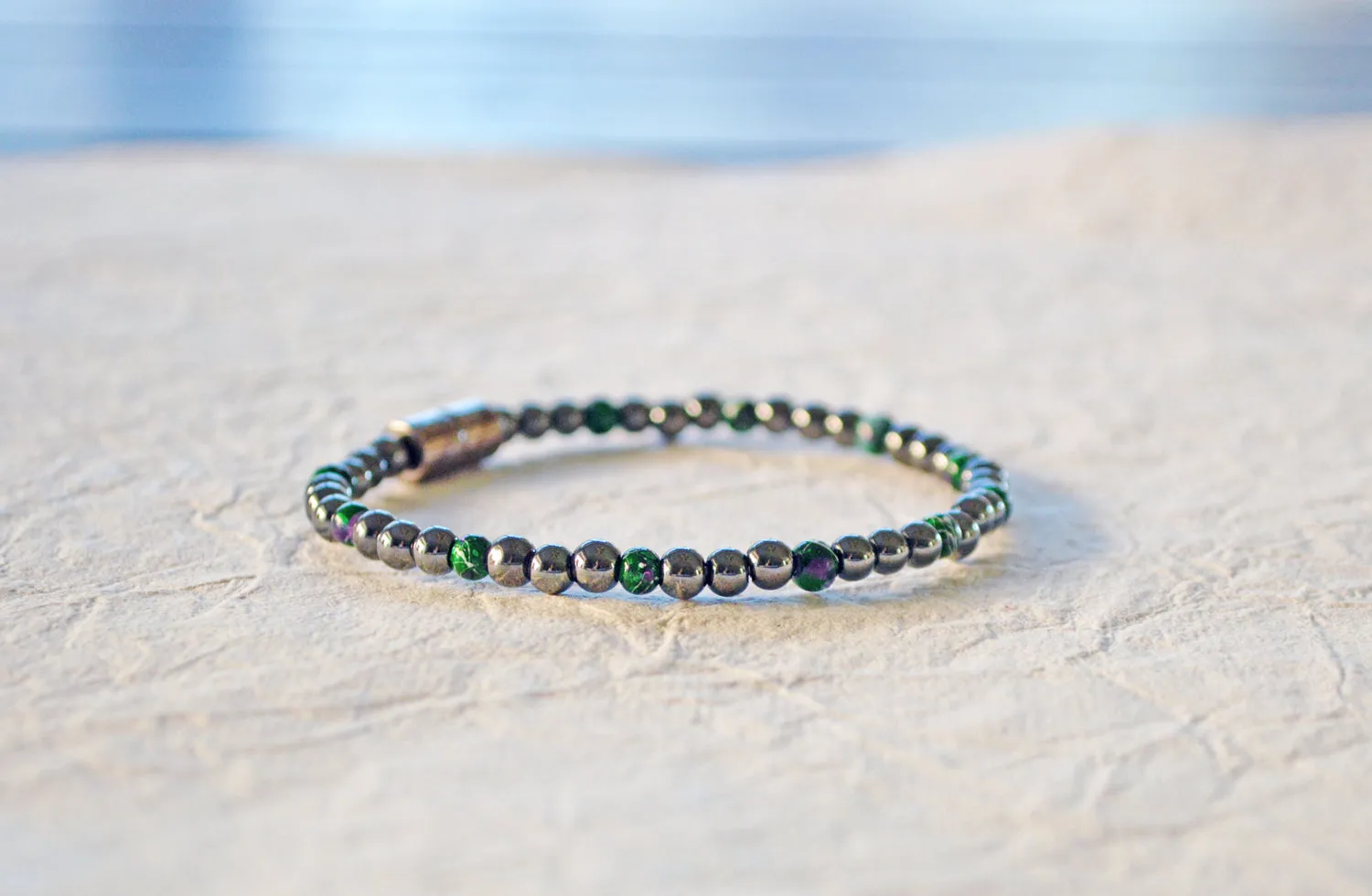 Magnetic Bracelet in Black and Green