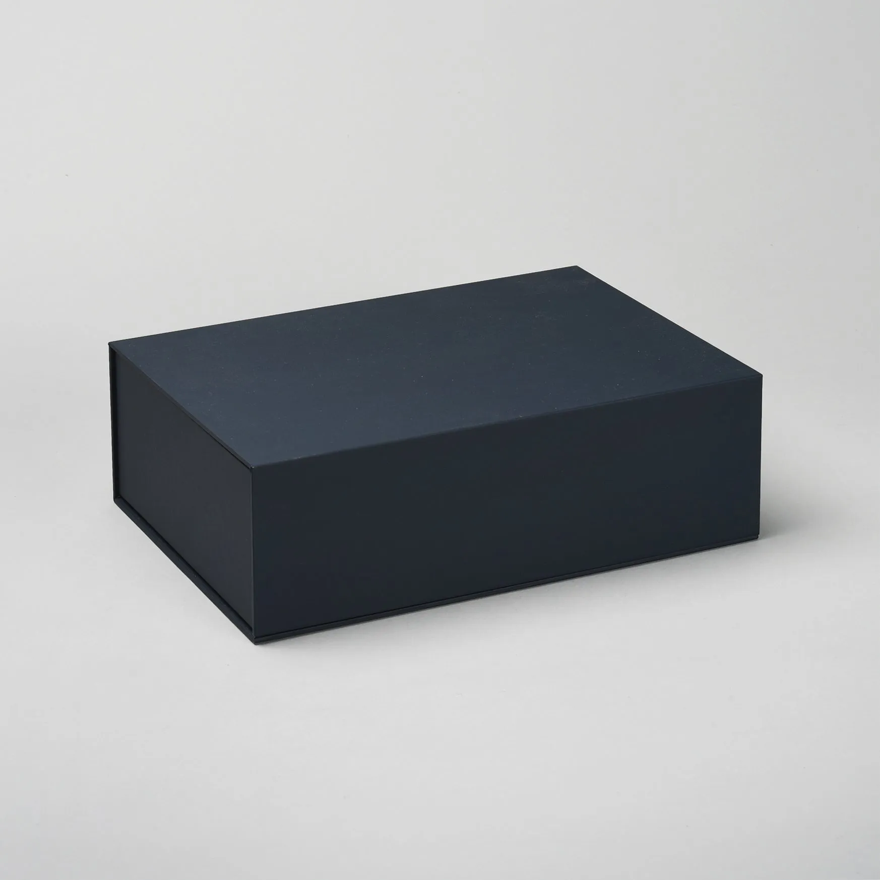 Magnetic Closure Shipping Box