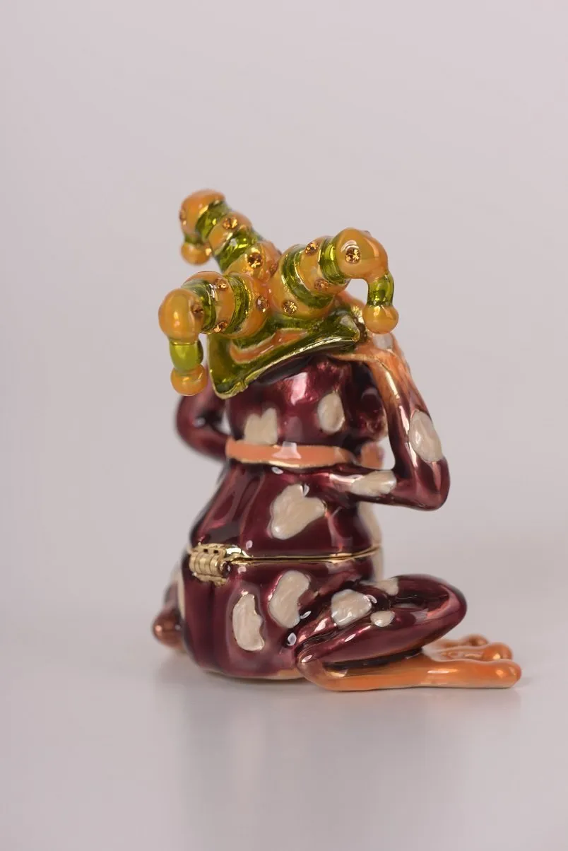 Maroon See No Evil Frog