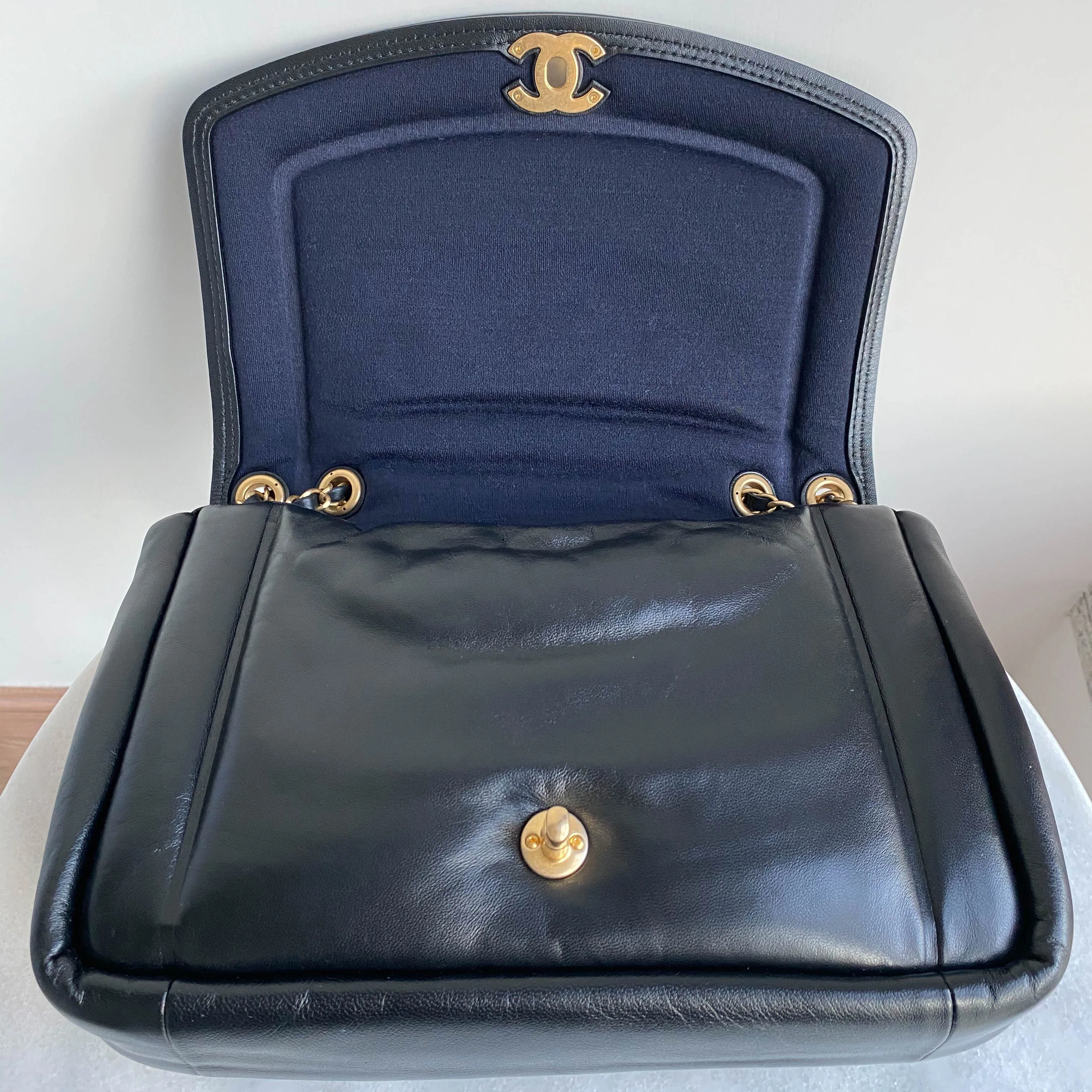 Medium Vintage Puffy Flap Bag in Black Lambskin