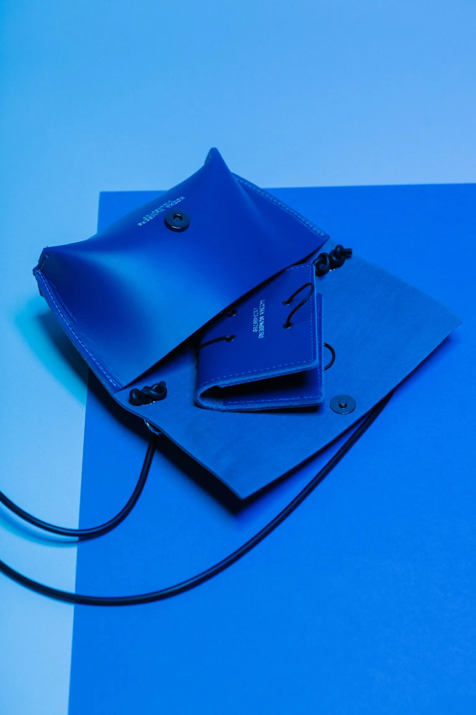 Mini Orbit in Cobalt
