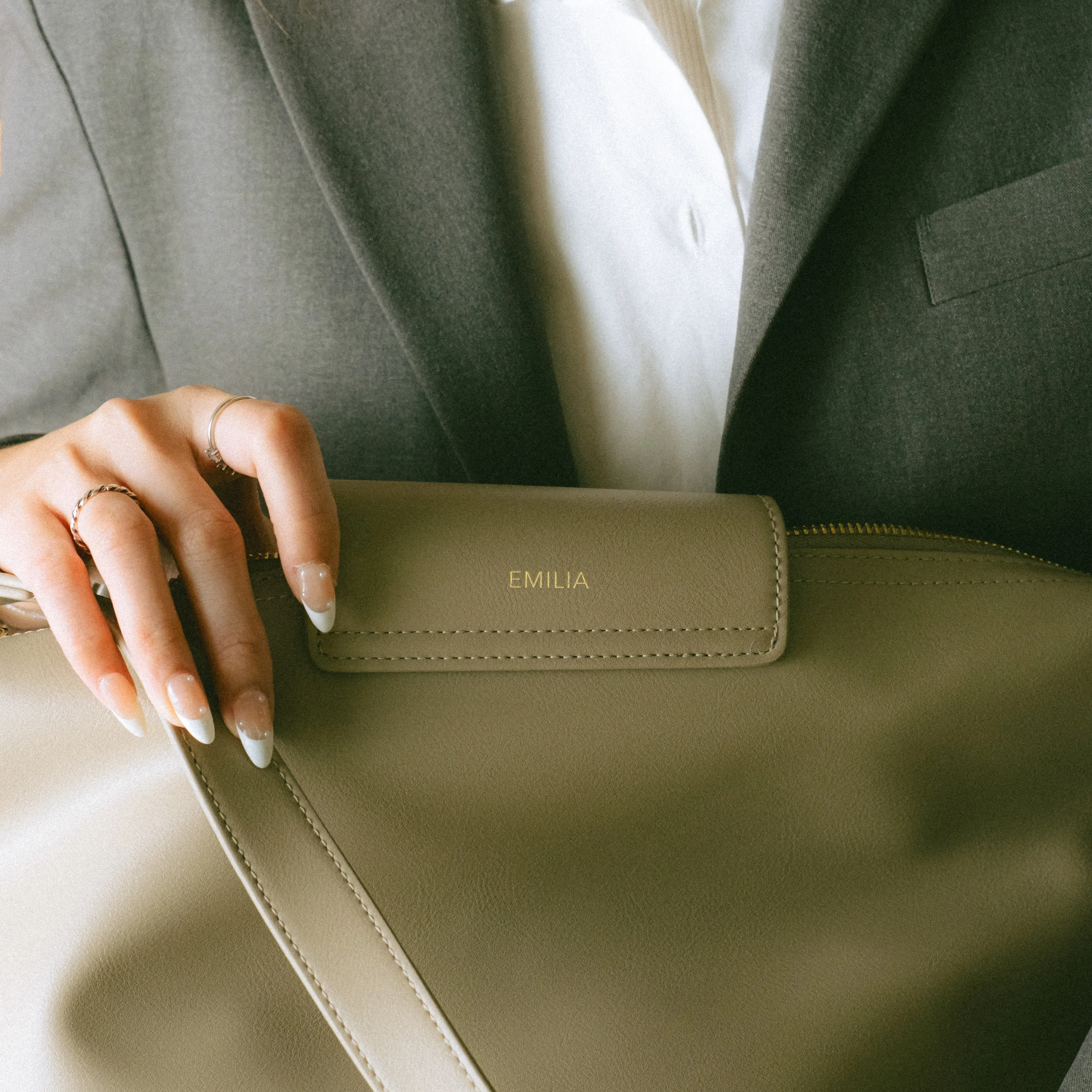 Poppy Medium Shoulder Bag