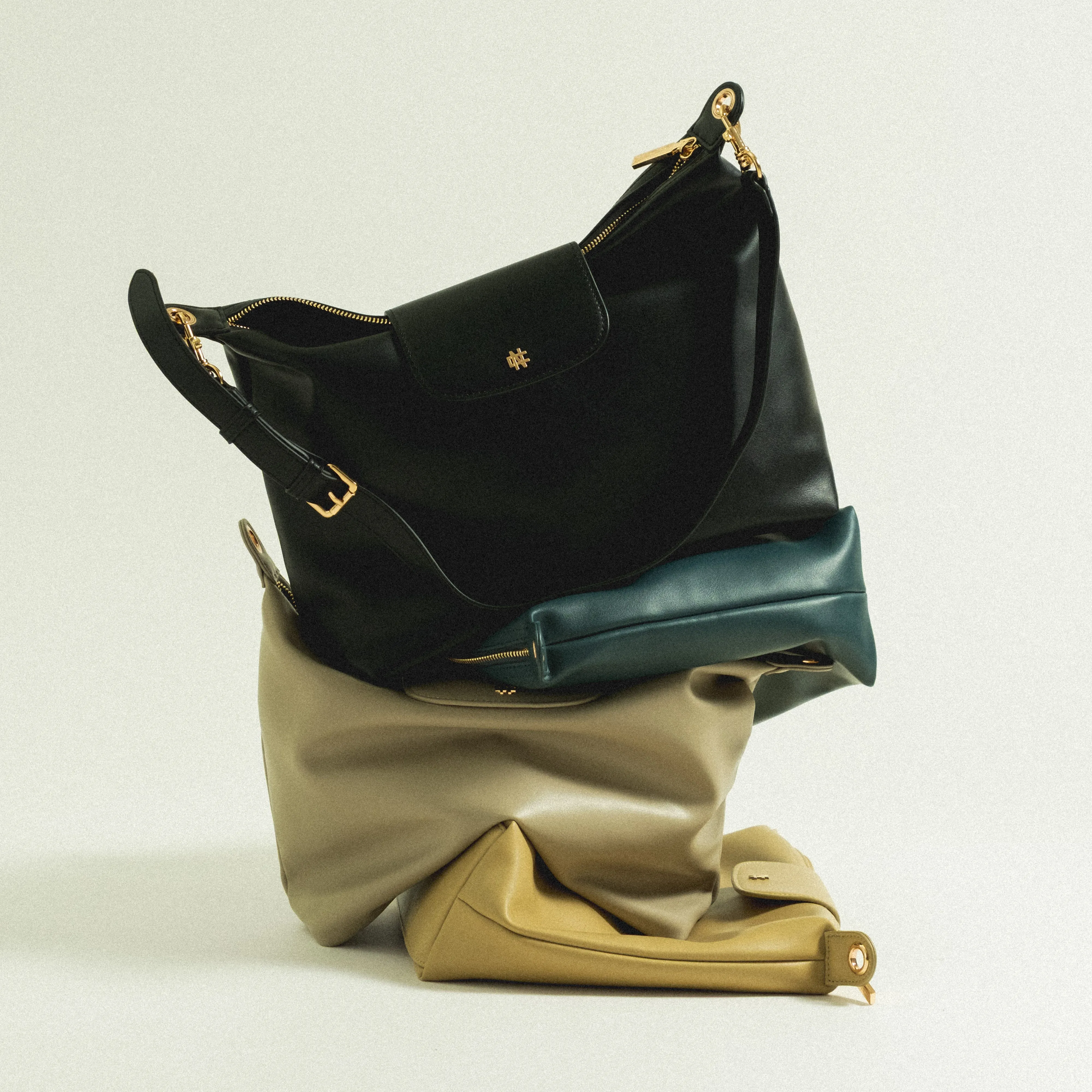 Poppy Medium Shoulder Bag