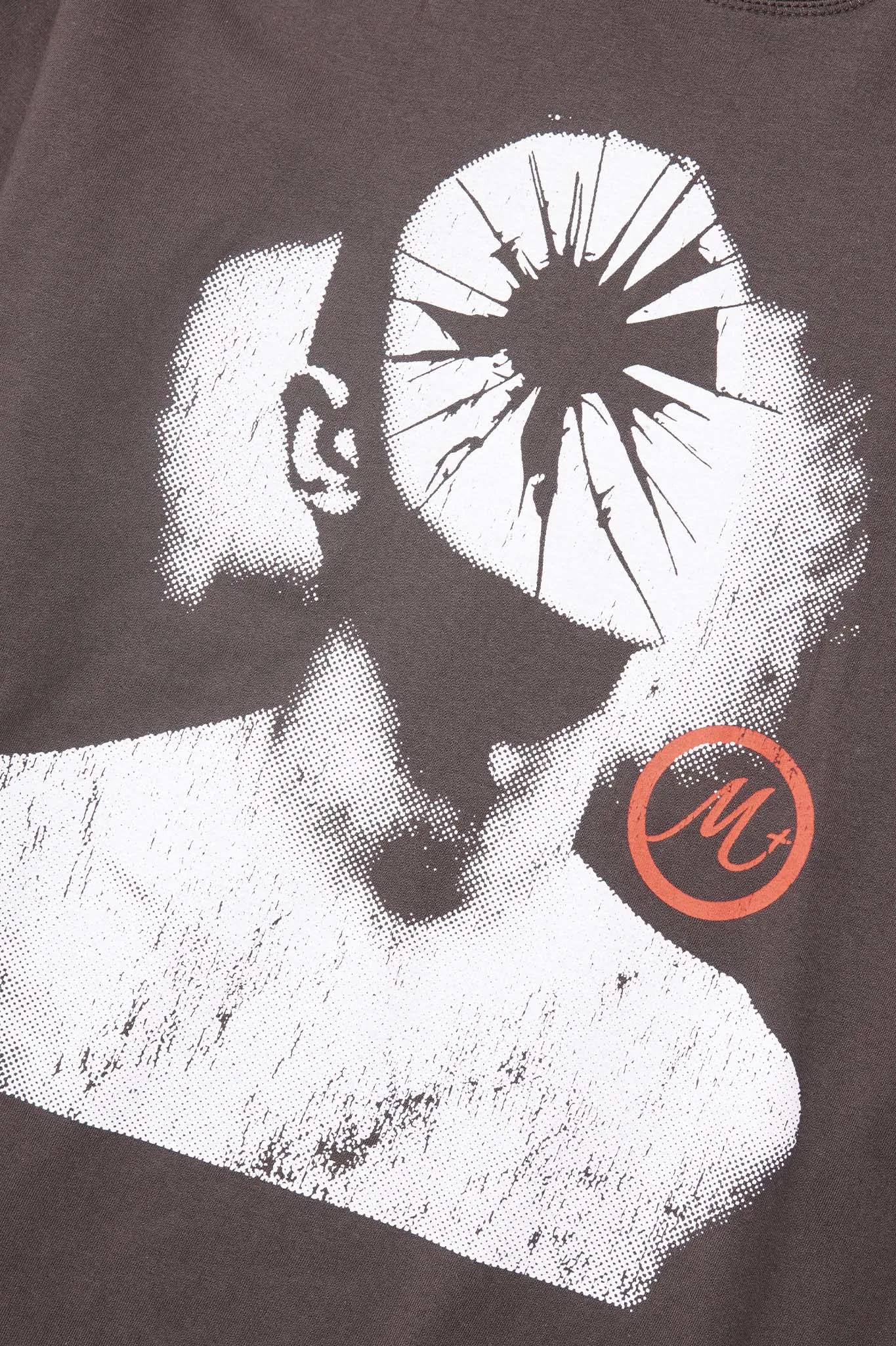 "HEAD SHOT" TEE IN CHARCOAL GREY