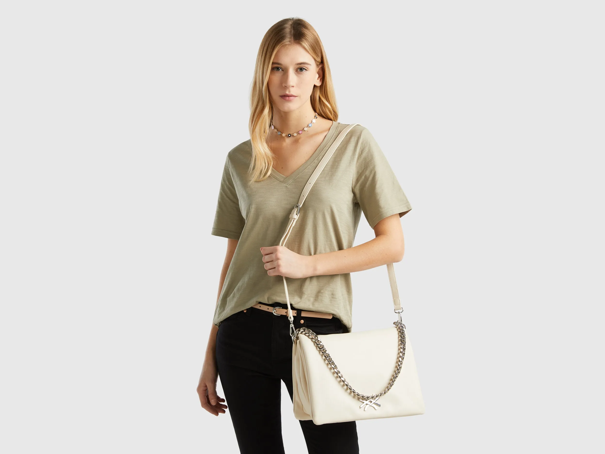 Solid Magnetic Closure Handbag