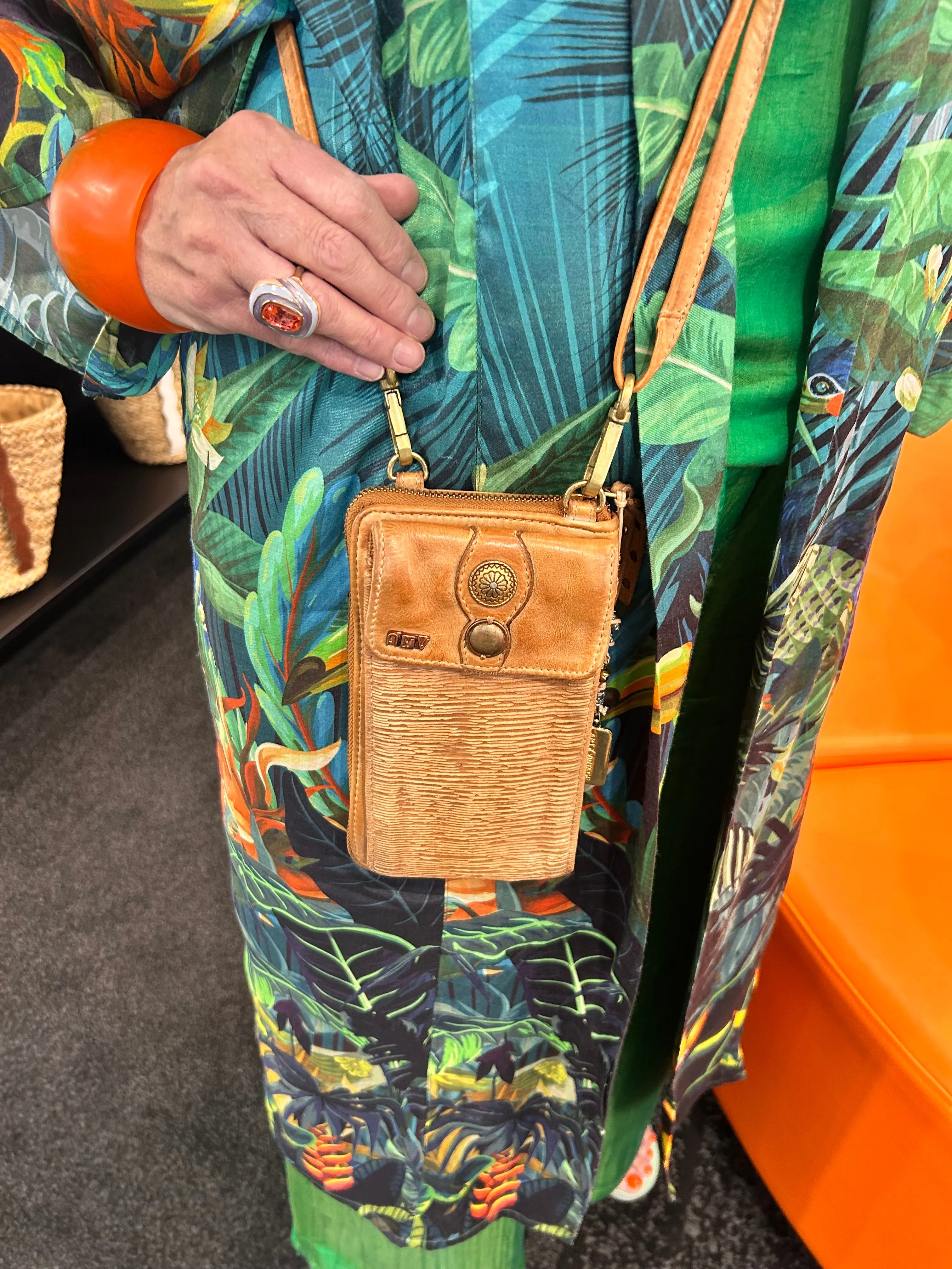 Tallin Phone Pouch