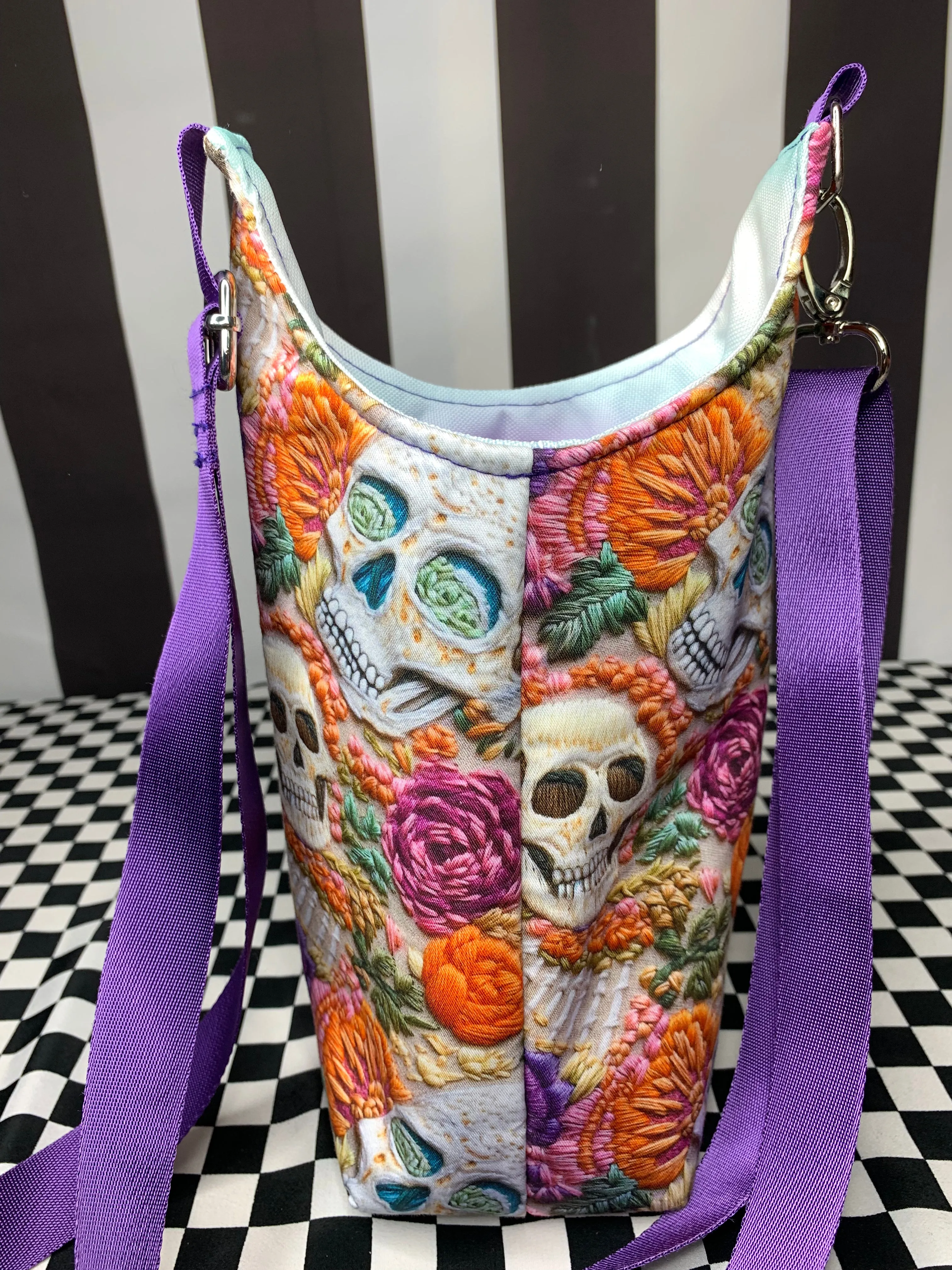 Tapestry skulls drink bottle crossbody bag