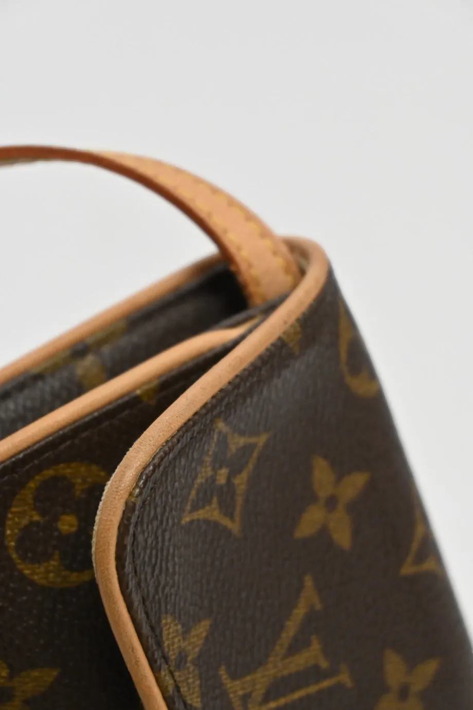 [WB5781] Louis Vuitton | Cross-Body Bag