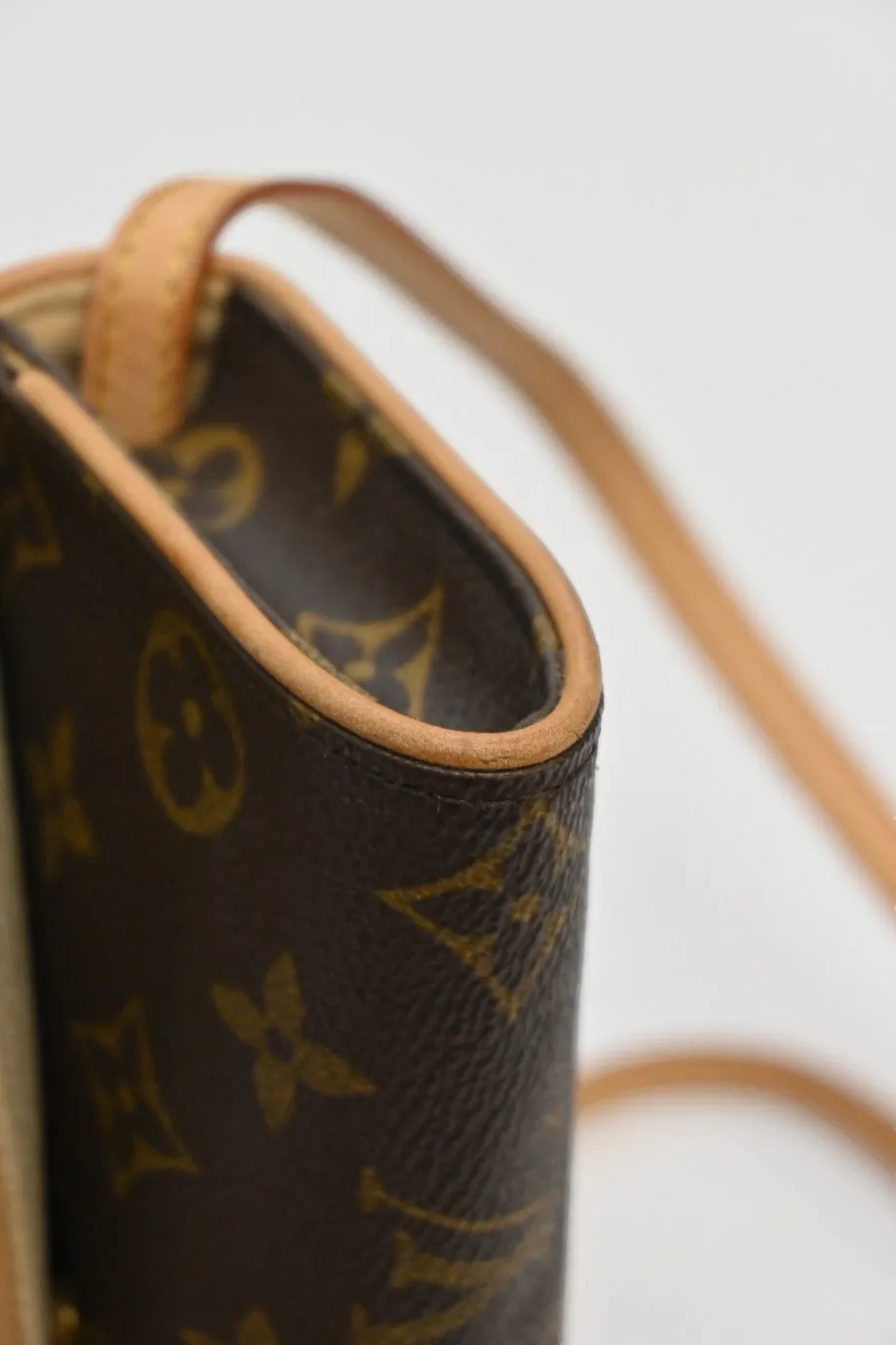 [WB5781] Louis Vuitton | Cross-Body Bag