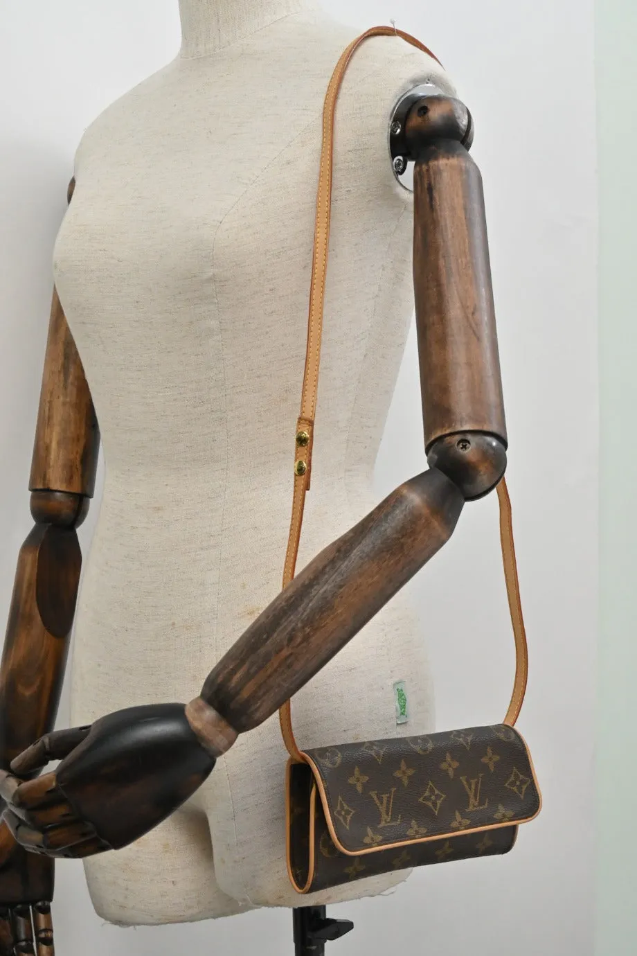 [WB5781] Louis Vuitton | Cross-Body Bag