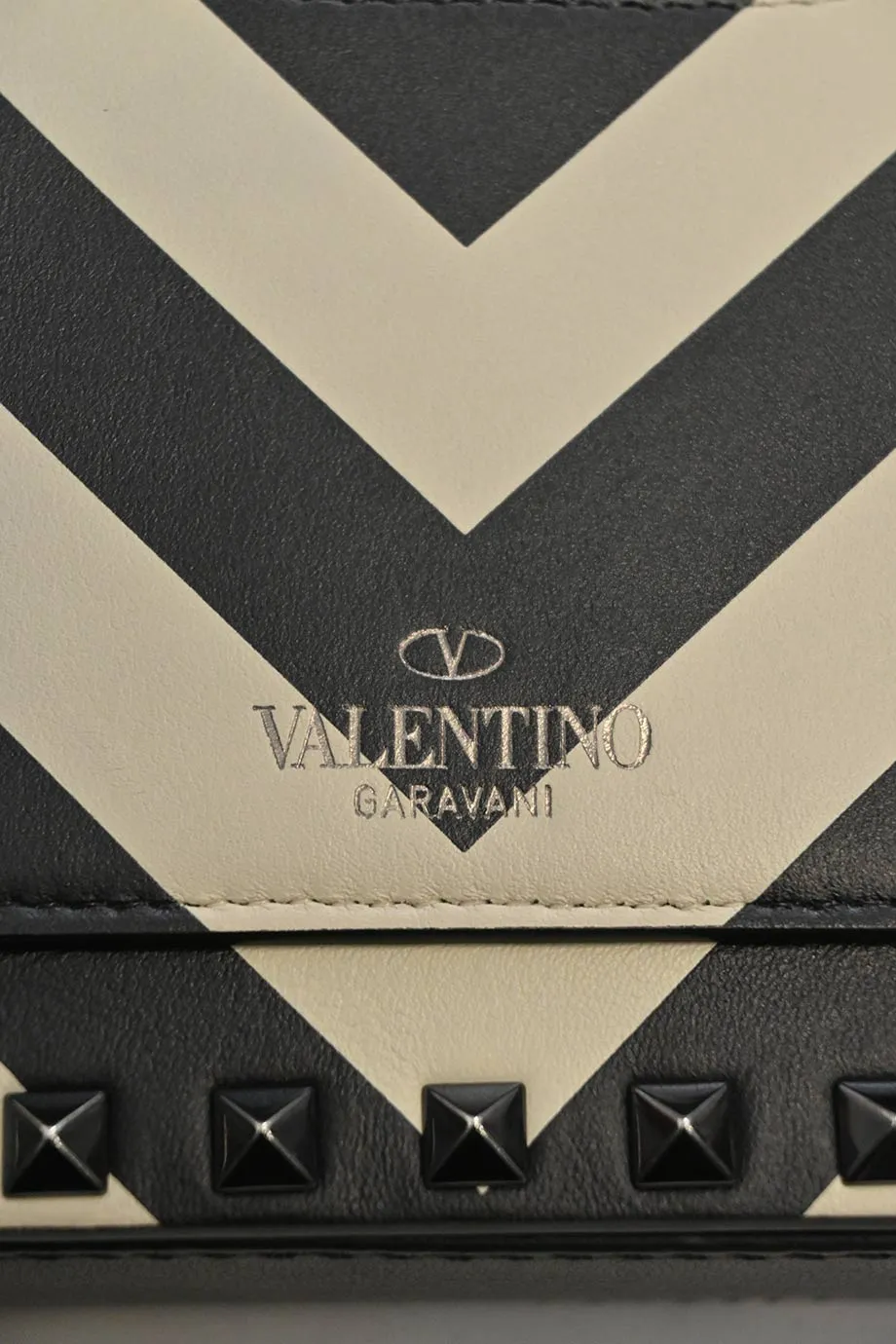 [WB5828] Valentino Garavani | Cross-Body Bag