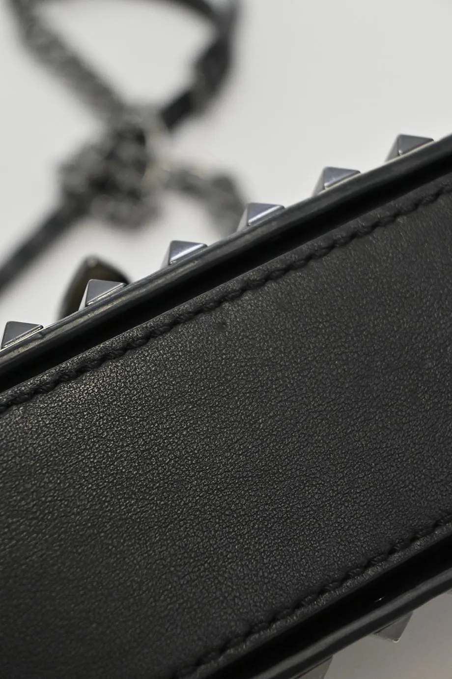 [WB5828] Valentino Garavani | Cross-Body Bag