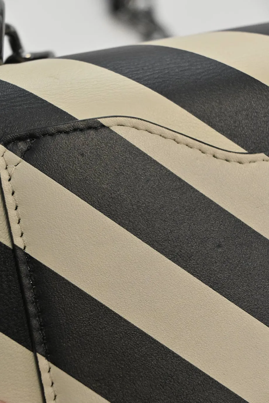 [WB5828] Valentino Garavani | Cross-Body Bag