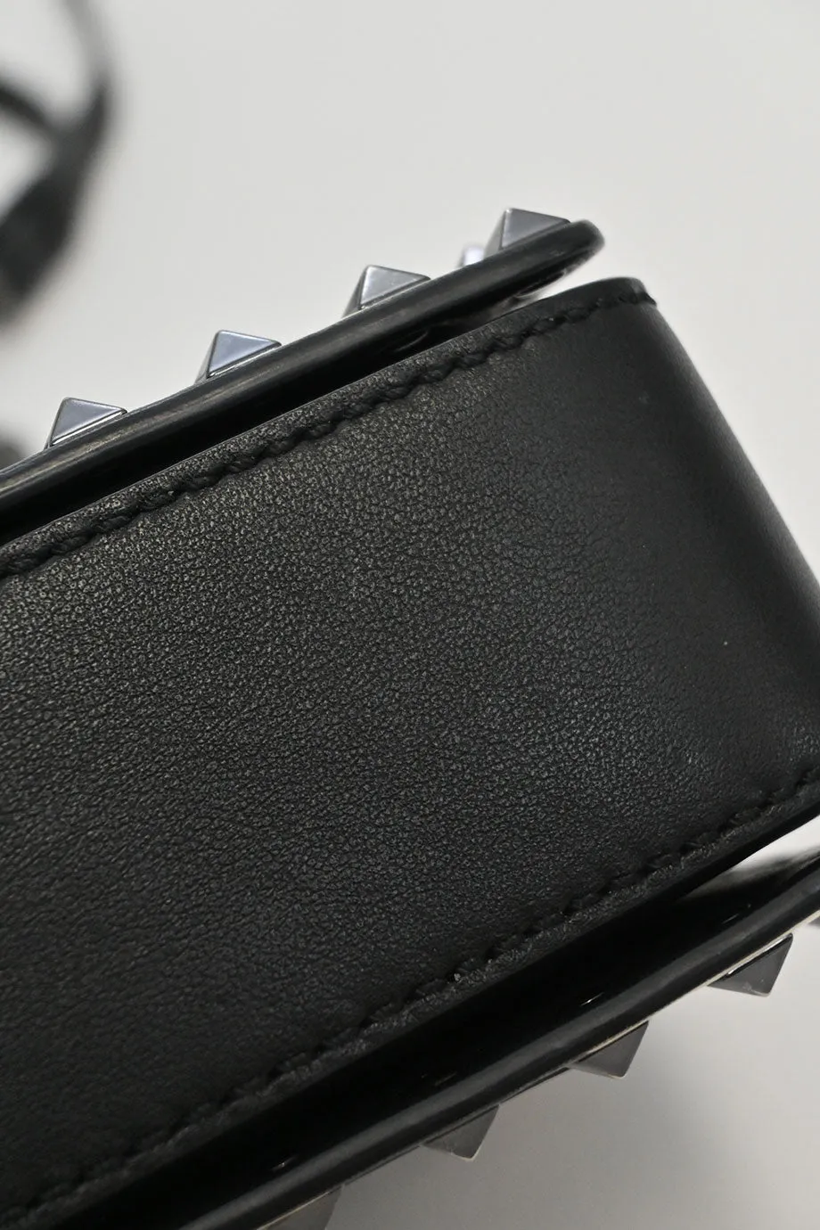 [WB5828] Valentino Garavani | Cross-Body Bag